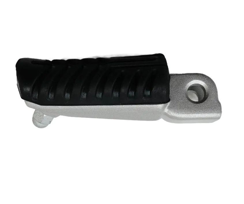 CFMoto Fahrer Fußraster rechts komplett silber - CF-6KWV-140500-1000-0VR00 CFMoto Fahrer Fußraster rechts komplett silber - CF-6KWV-140500-1000-0VR00