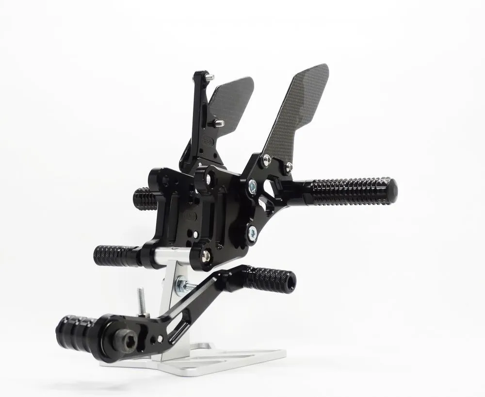 TMP_Fussrastenanlage_Suzuki_GSX_R_1000_2017_Hauptansicht TMP Racing Fußrastenanlage Factory schwarz Suzuki GSX-R 1000 /R 2017-