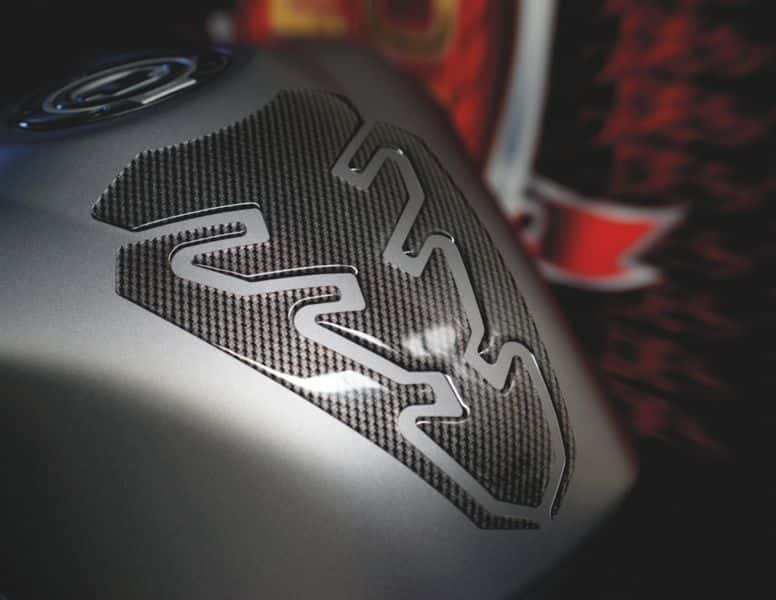 PUIG TANK PAD VIOLENT F/CARBON - 5519C