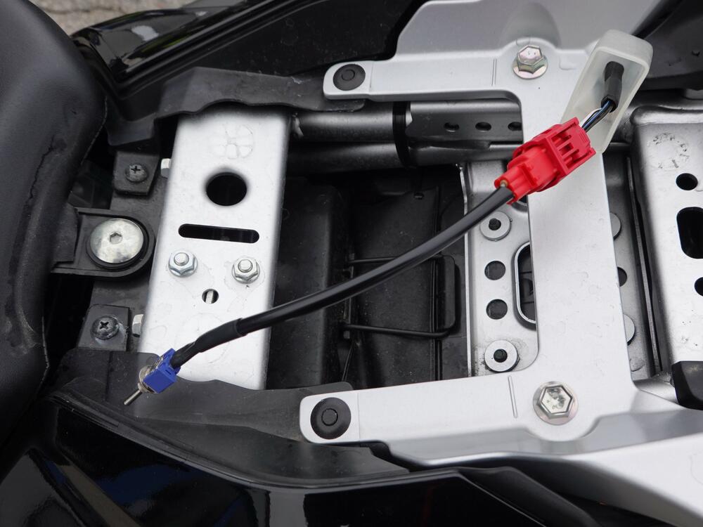 TMP-Diagnosestecker-roter-6-Pin-Euro5-Dealer-Mode-fuer-Suzuki-Motorrad-Roller-Quad-ab-ca-2020-4