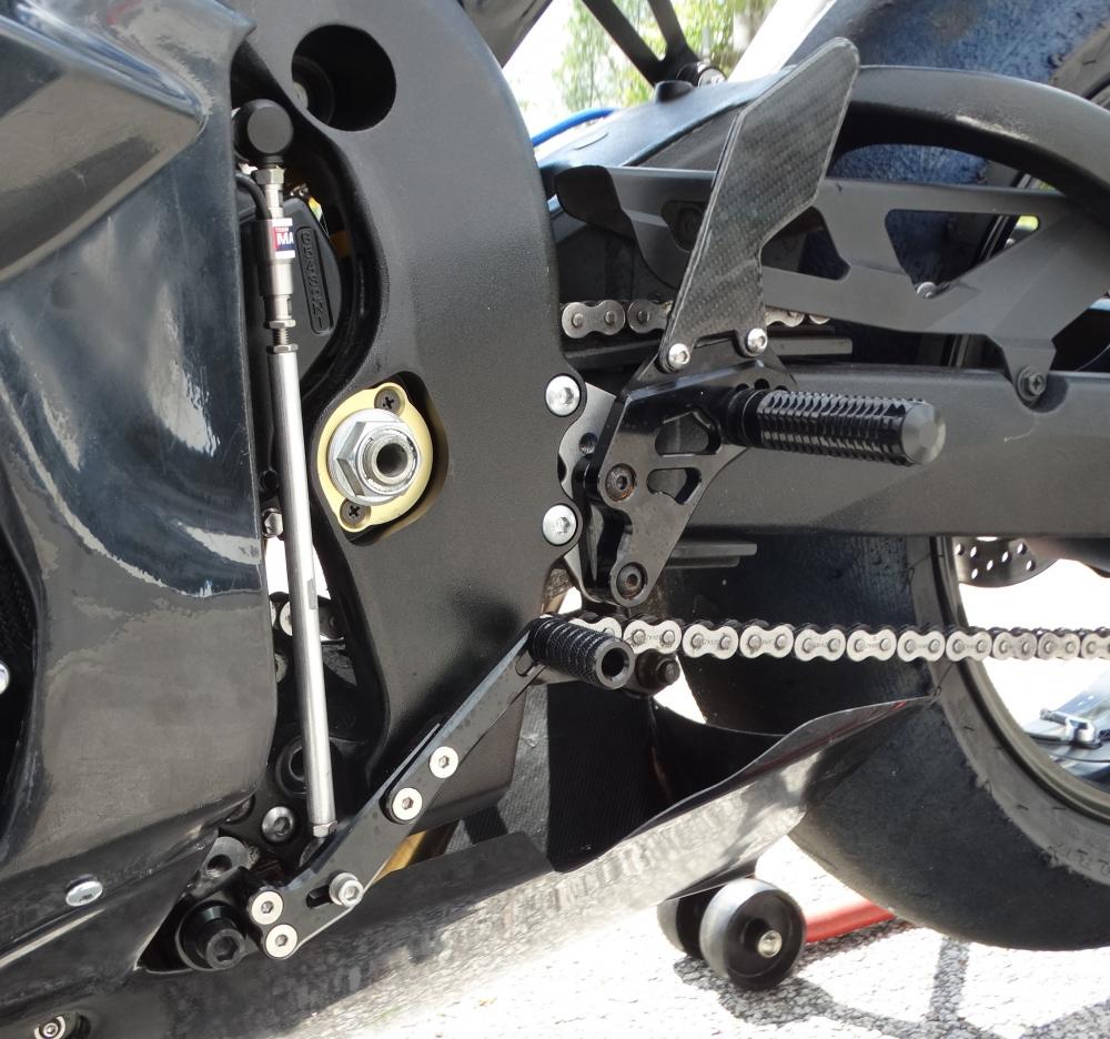 TMP_Racing_Fussrastenanlage_Factory_schwarz_Suzuki_GSX_R_1000_2009_16_6391_5 TMP Racing Fußrastenanlage Factory schwarz Suzuki GSX-R 1000 2009-16