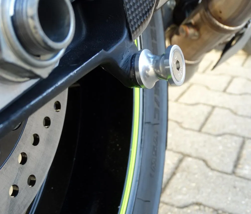 Staenderaufnahmen_M8_silber_am_Fahrzeug Ständeraufnahmen Bobbins M8 silber