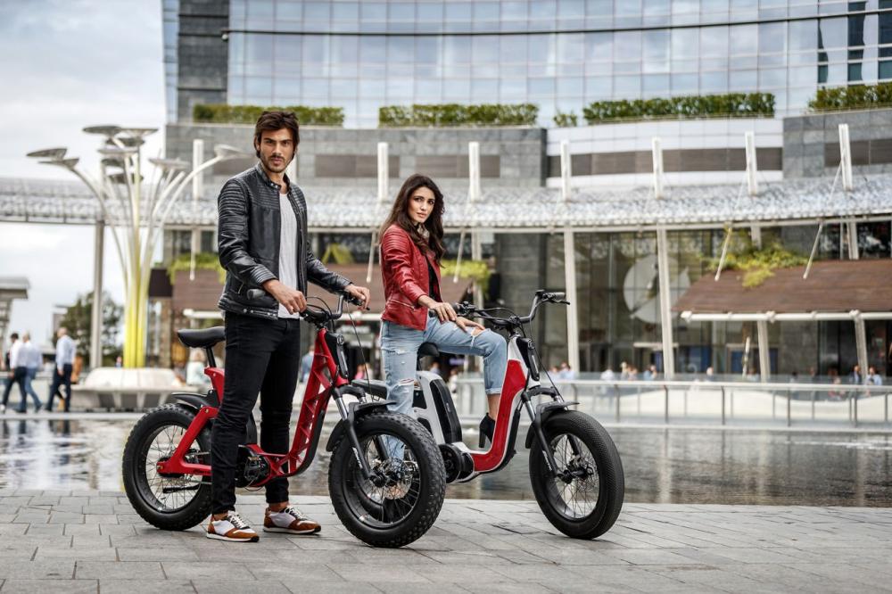 E-Bike, E-Roller und Motorräder für Mobilität