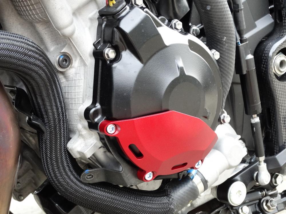Team_Mayer_Parts_Motorschutzdeckel_Alu_rot_links_Suzuki_GSXR_1000_2017_ Racing Factory CNC Motordeckelschutz Set rot Suzuki GSX-R 1000 /R 2017-