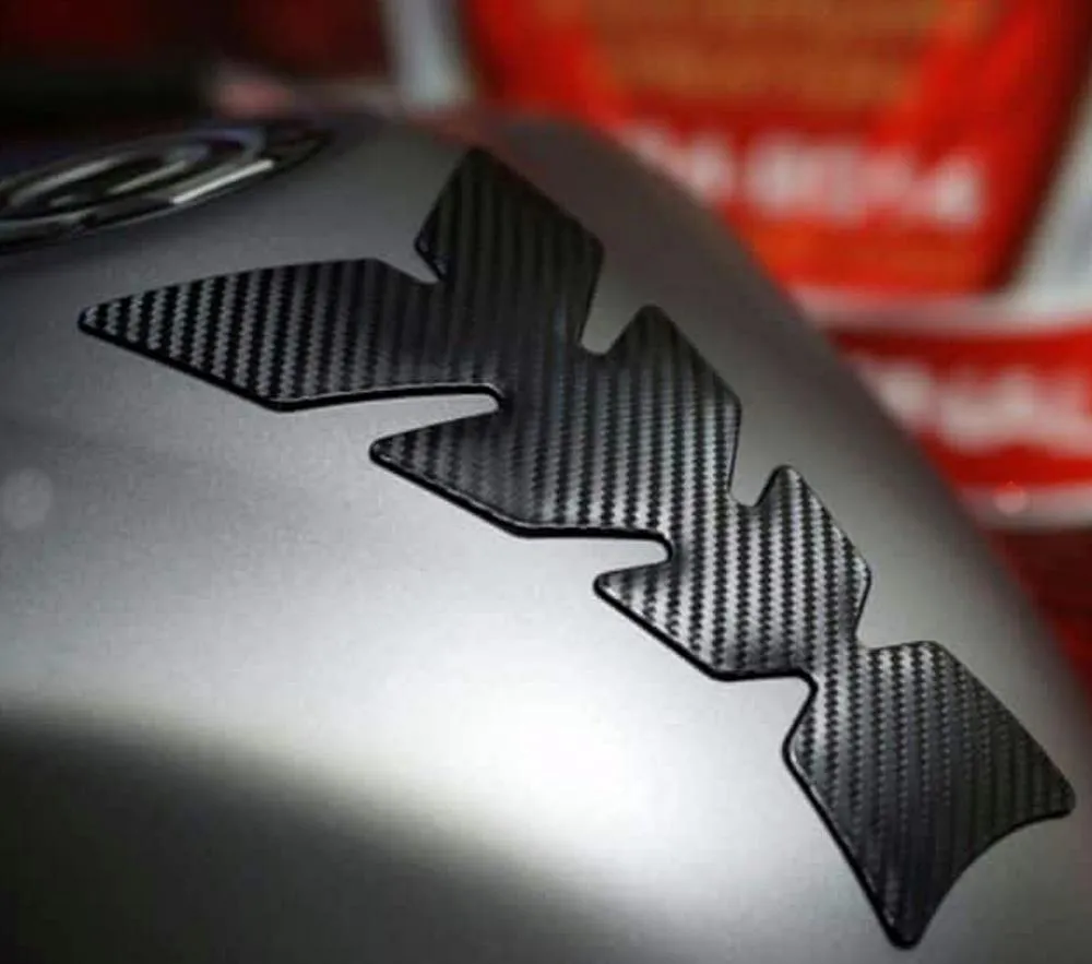 OneDesign_Tankpad_Softtouch_Carbon_Design_Universal_am_Motorrad_6761 OneDesign Tankpad Moon Soft Touch Carbon matt Design Universal