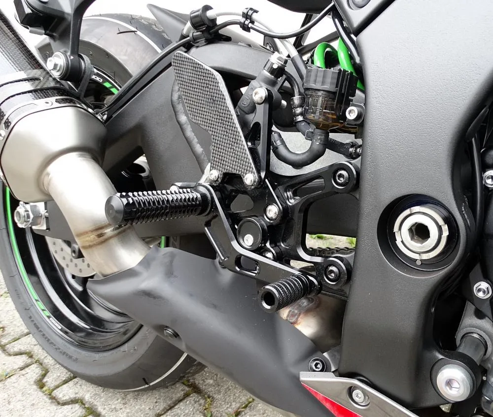 Racing Fußrastenanlage Factory schwarz Kawasaki ZX10R Ninja 2016-