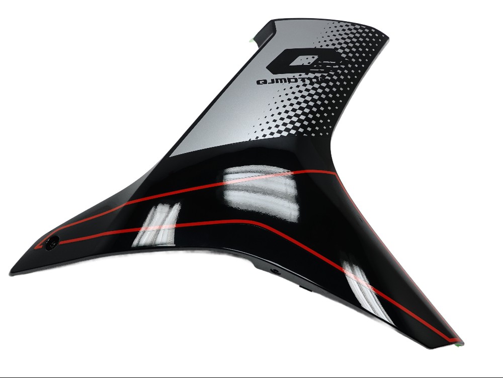 QJ Motor Seitenverkleidung schwarz rechts mit Aufkleber - 65302N49019Z QJ Motor Seitenverkleidung schwarz rechts mit Aufkleber - 65302N49019Z