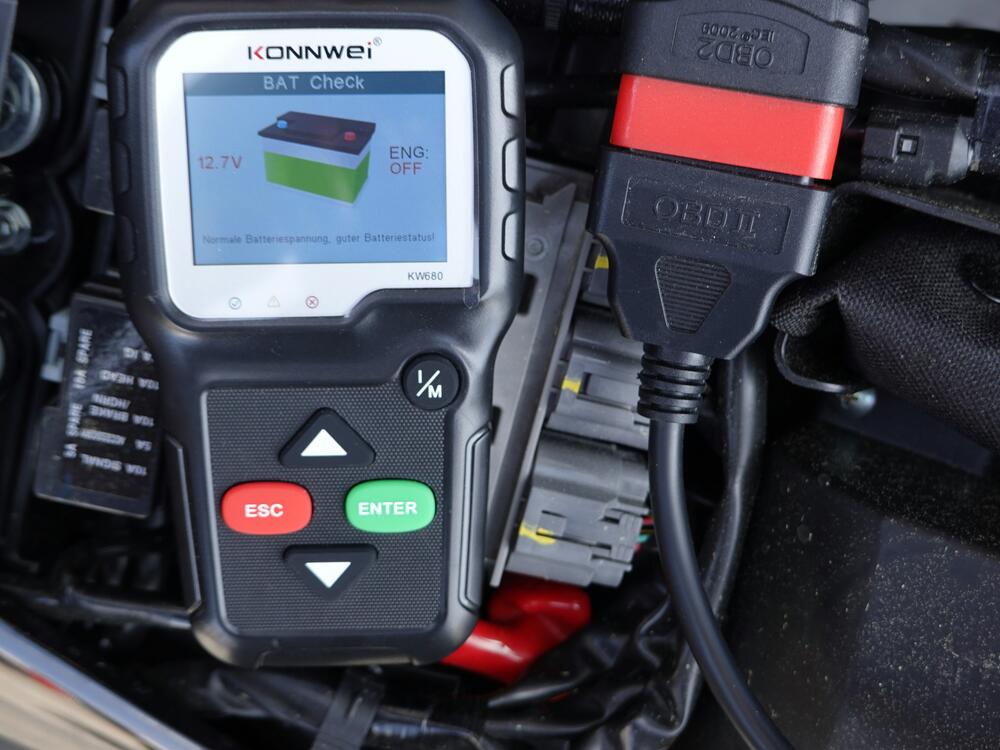 Konnwei-KW680-OBD2-Scanner-Fehlercode-Diagnosegeraet-Batteriespannung