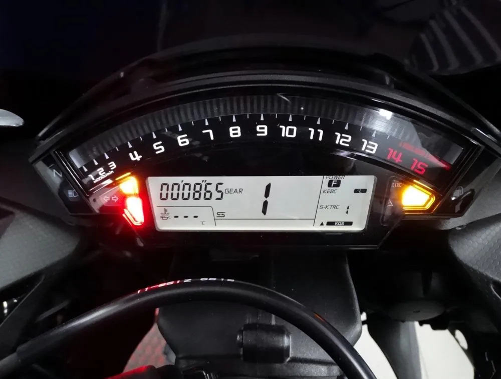 Kawasaki_ZX10R_Race_Display ECU Flashing Race Kennfeldbearbeitung + Blipper Kawasaki ZX10R Ninja 2016-18