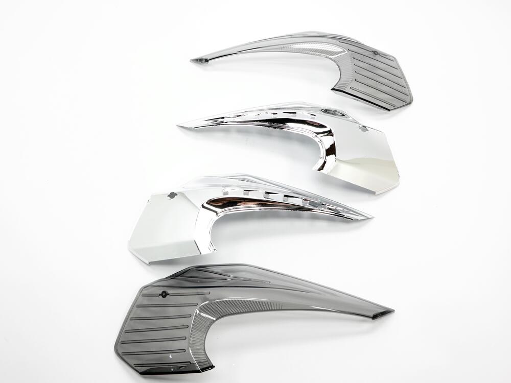 Givi_Reflektor_transparent_fuer_Kofferdeckel_mit_Bremslichthalterung_verchromt_Z560KITF Givi Reflektor transparent für Kofferdeckel mit Bremslichthalterung - verchromt